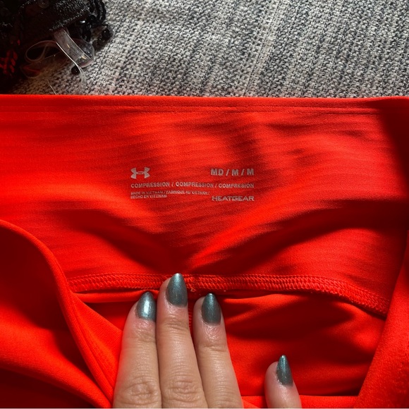 Under Armour- SZ M Leggings - Picture 4 of 6